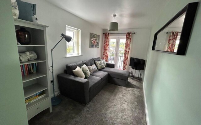 Immaculate 1-bed House in Newtown, Disley