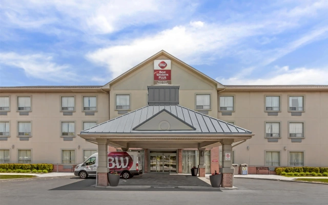 Best Western Plus Travel Hotel Toronto Airport
