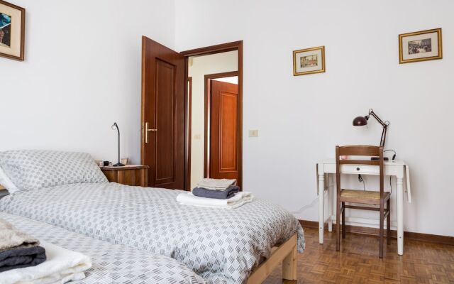 Parma A due passi dall'Ospedale Apartment