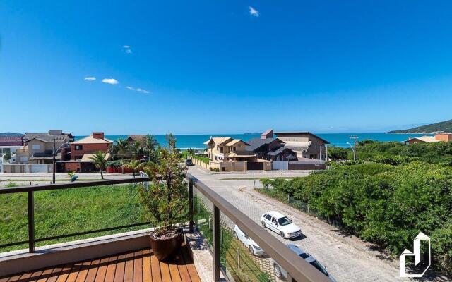 Triplex com 03 suítes com jacuzzi externa aquecida