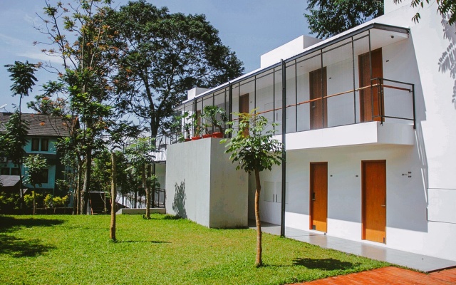 Blackbird Hotel Bandung — 3-star hotel in Parompong