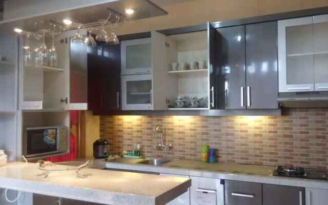 Cozy Apartment Style near Airport at Terate