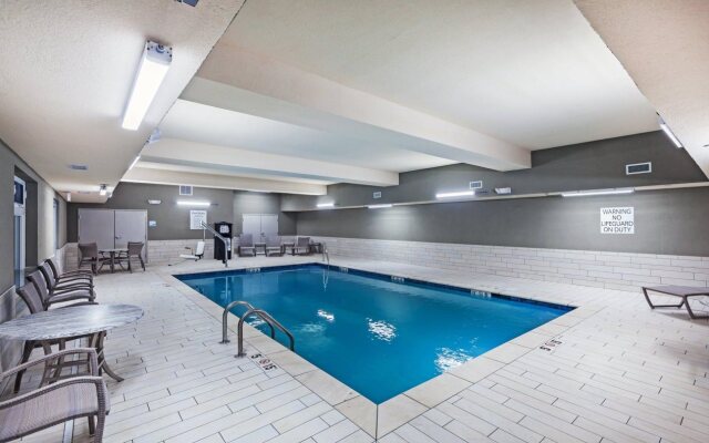 Holiday Inn Express & Suites Coffeyville by IHG