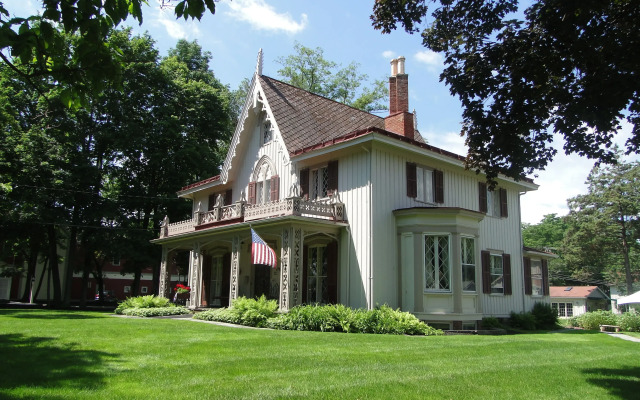 Delamater Inn