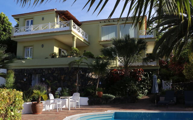 Aparthotel Vistamar