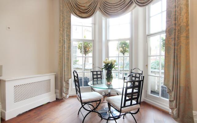 London Lifestyle - Knightsbridge VI