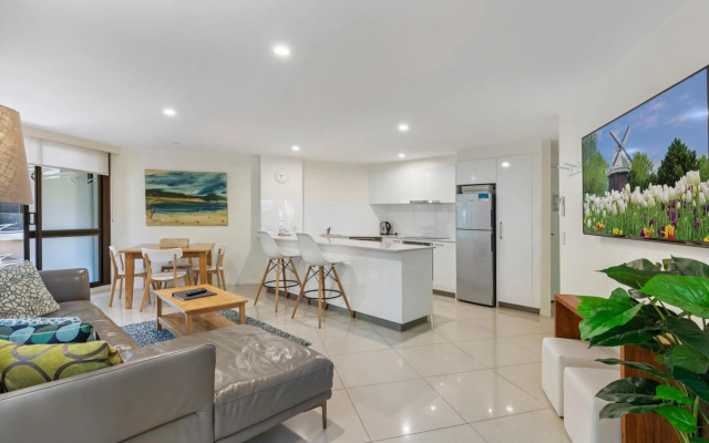 Ocean Breeze Resort – Guest Rooms – Noosa Heads