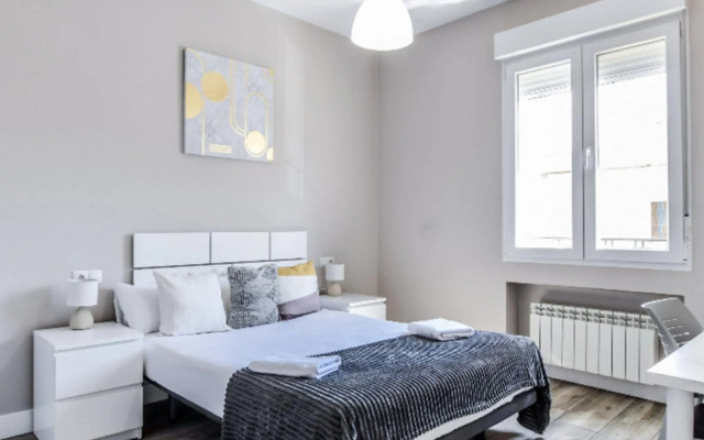 Retiro V in Madrid with 4 bedrooms and 2 bathrooms