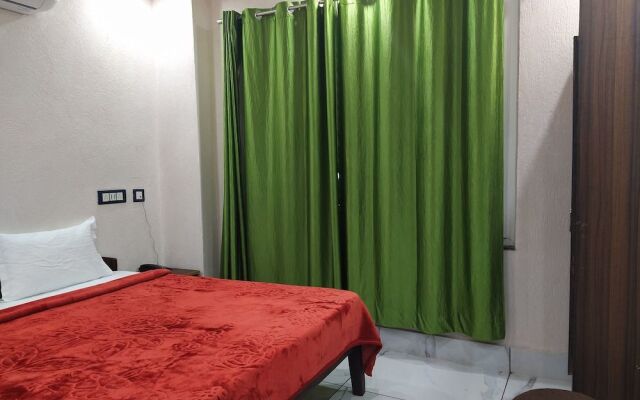 Hotel The Raja Palace