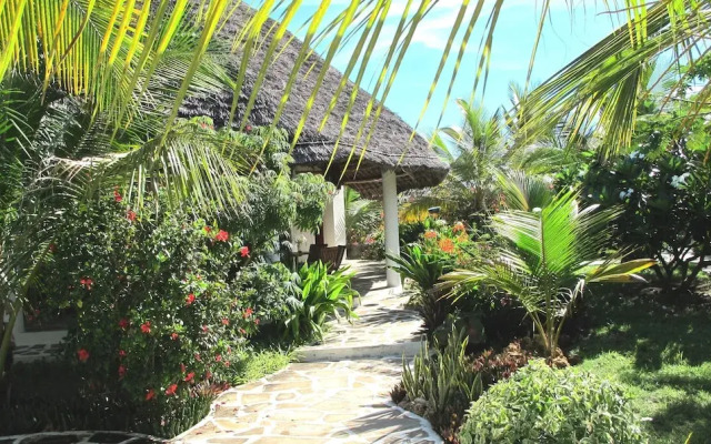 Watamu Villa With Service Personnel