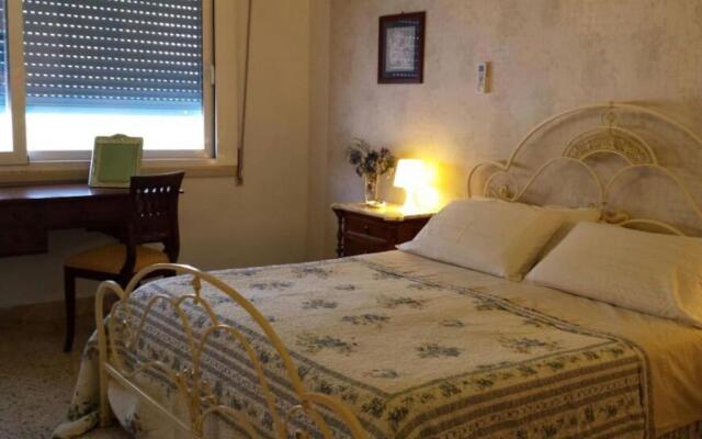 Villa Floridia, just 300 m from the sea