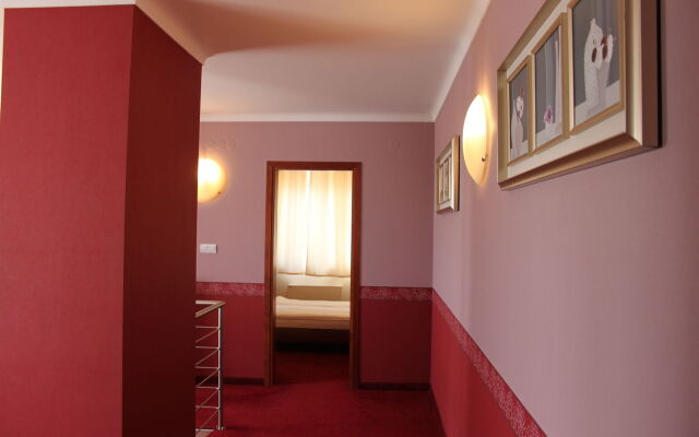 Light Hotel