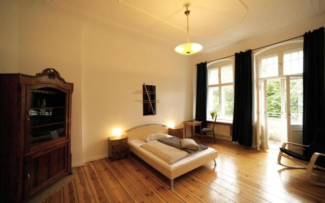 Elegante Altbauwohnung (CB1)