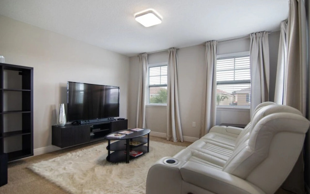 6BR 5BA Solterra Pool Home