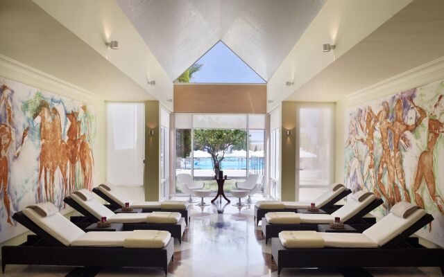 Neptune Luxury Resort