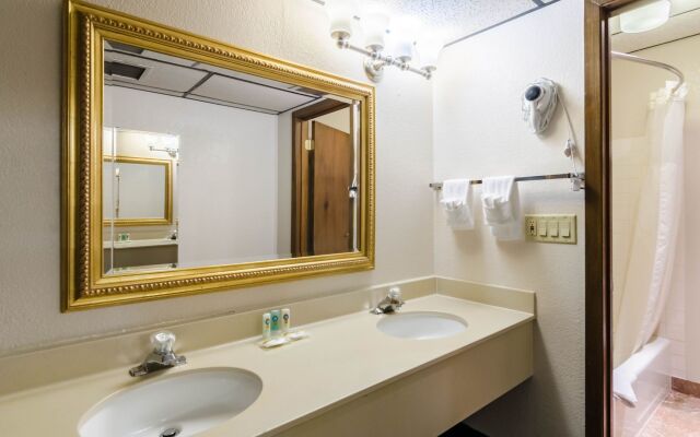 Quality Inn & Suites Salina