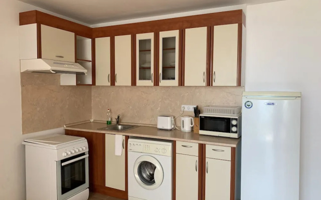 kalina private apartments in Marina View