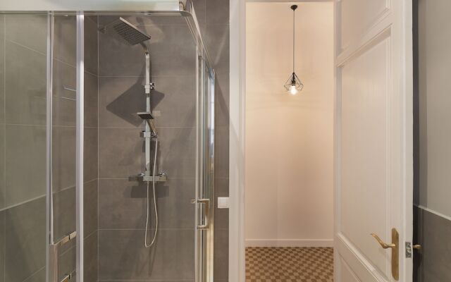 Royal Aribau Nextdoor