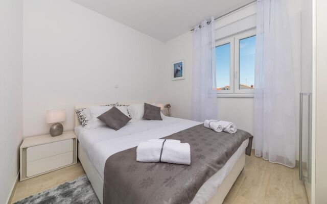 Stunning Apartment in Trogir With 2 Bedrooms and Wifi