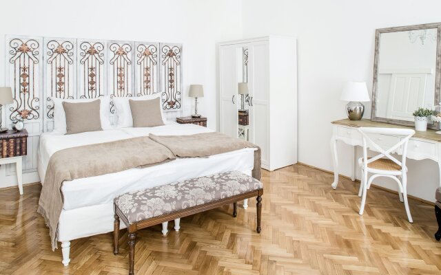 House Beletage-Boutique Hotel