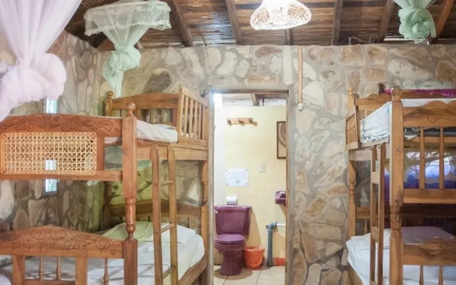 Hotel La Barca De Oro - Hostel