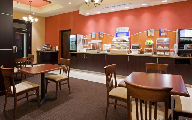 Holiday Inn Express & Suites Woodstock South by IHG