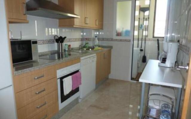 2010-Superb apt 2 bedrooms in complex with pool