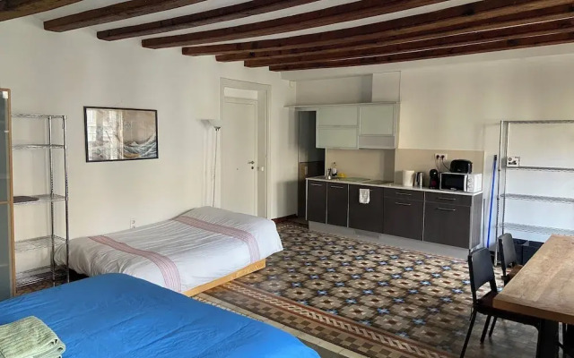 Lovely 2-bed Apartment in Barcelonas Best Location