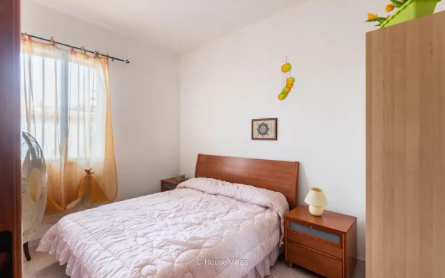 Summer Kiss in Siracusa