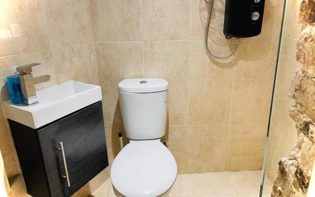 The Beehive, ground floor apartment in Norfolk, no shared amenities