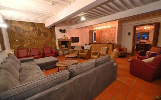 Lovely Holiday Home in Marche-en-Famenne with Hot Tub