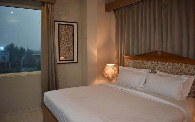 Noosa By Dcrest Hotel