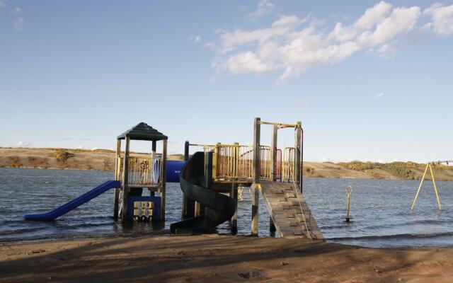Lakefront Cottage in Manitou Beach