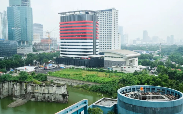 Elegant Minimalist 1BR Puri Imperium Apartment