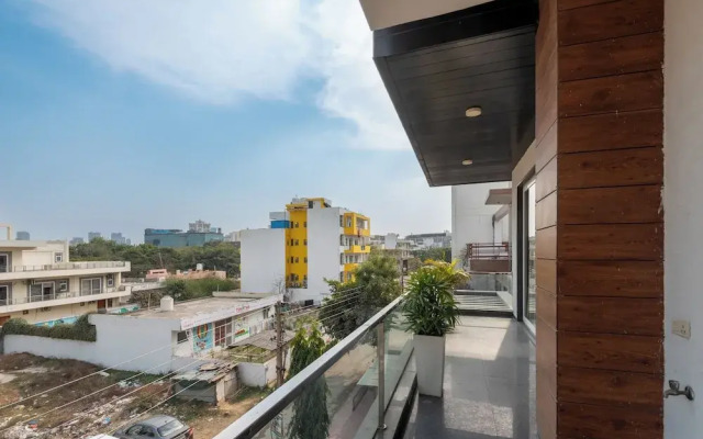 Saavi Hotel Sector- 46