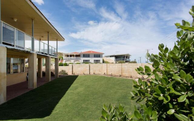 Ocean View Beach House Pet Friendly