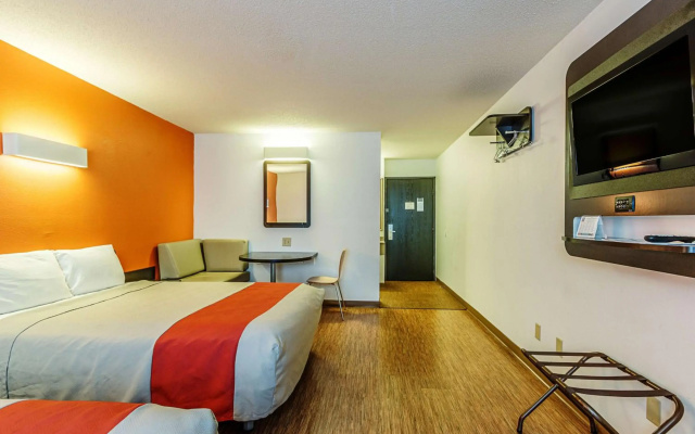 Motel 6 Wisconsin Rapids, WI