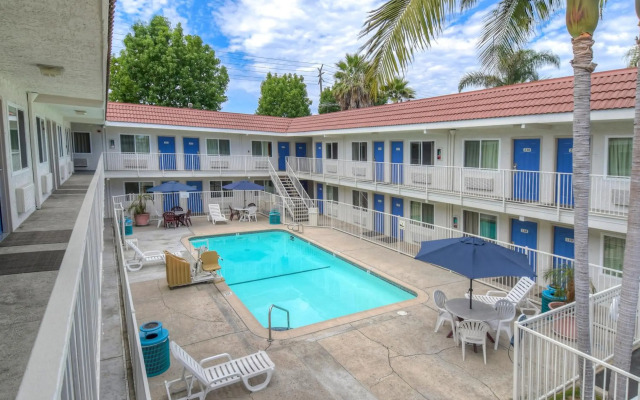 Motel 6 Costa Mesa, CA