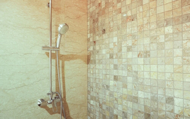 Elegant 1BR Veranda Residence @ Puri Apartment by Travelio