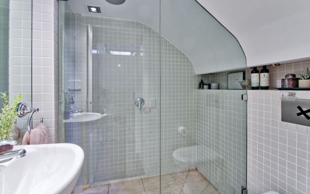 Luxury 3 Bed Terrace House Close To Sydney Cbd