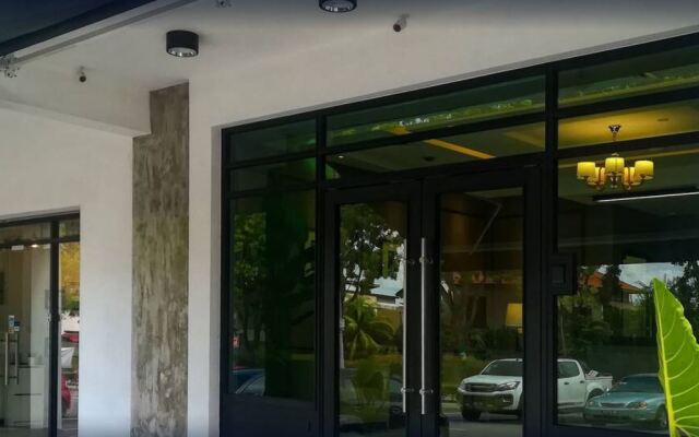 The Loft Plaza Hotel