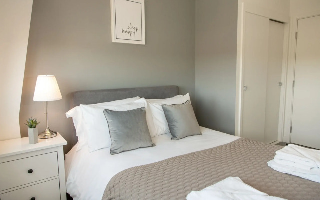 City Stay Apartments - Platform
