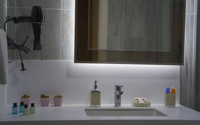 Brand-new Luxurious 1 1 Apartment With Terrace - Core Living