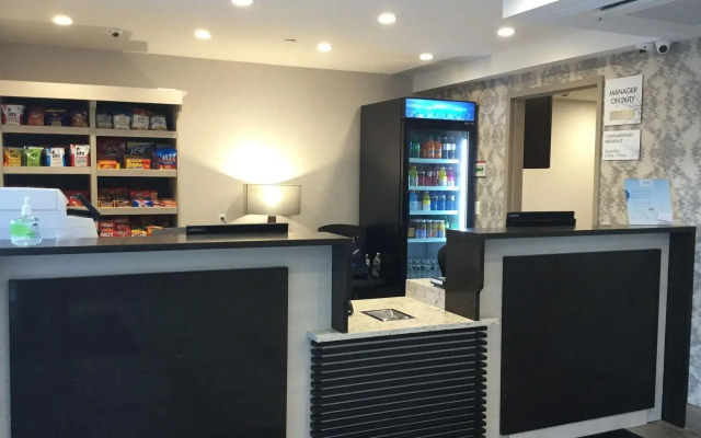 Ramada by Wyndham Bronx Terminal