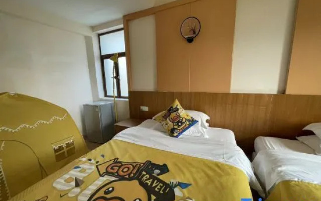 Shanzhige Light Luxury Holiday Hotel (Yangshuo West Street)