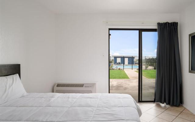 Rodeway Inn at Somers Cove Marina