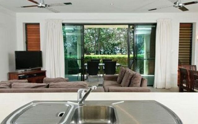 Cairns Beach Holiday Apartment