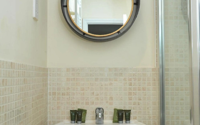 Hunters Wharf River View by Select SA