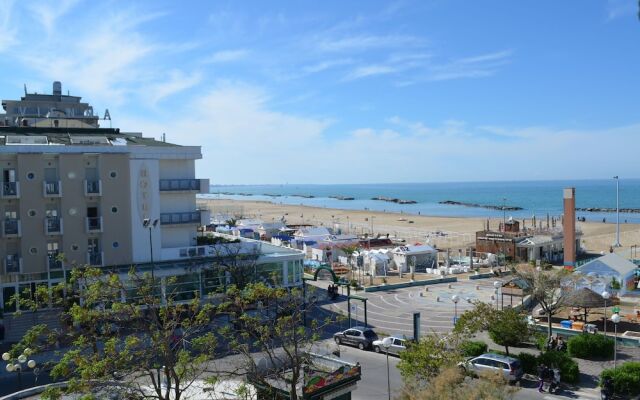 Lavish Apartment in Cattolica With Swimming Pool