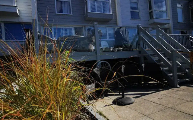 Sea View 3 Bedroom Seaside Property